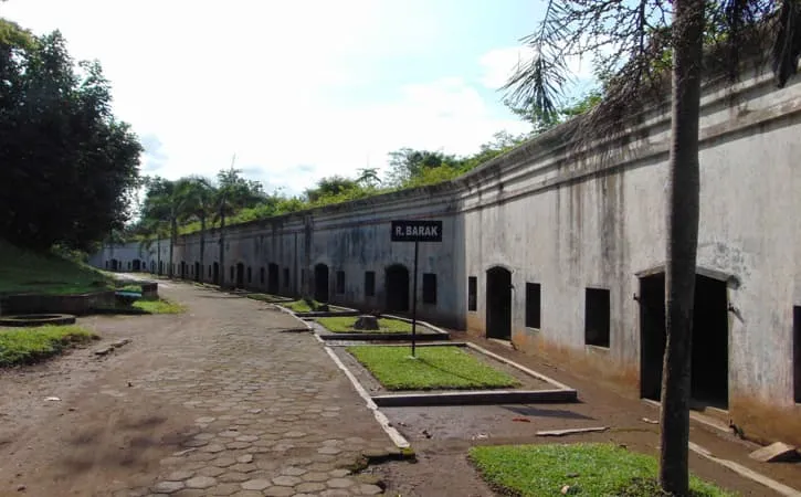 Benteng Pendem: Rahasia Sejarah di Bawah Tanah yang Menggugah